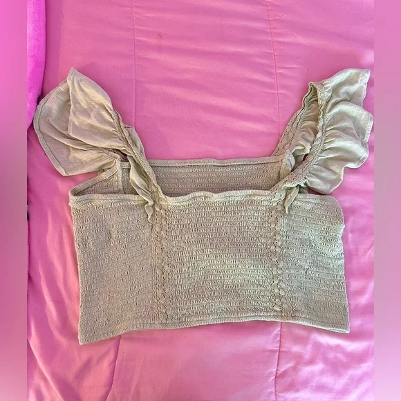 Pastel lime green SOS smocked green tank!🌿 - Picture 3 of 3